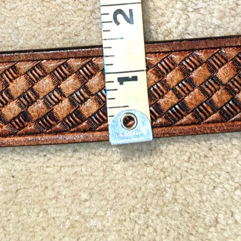 Brown belt, genuine leather,‎ carved braided pattern, silver toned buckle